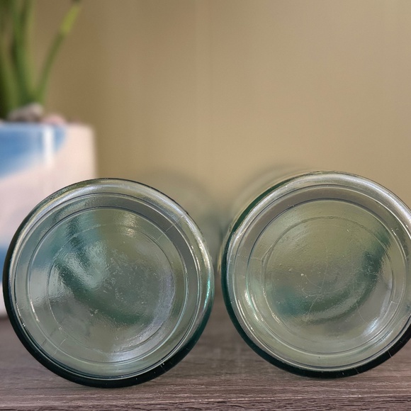 Vidrios San Miguel Recycled Glass Screw Top Bottle Handmade in Spain - Picture 5 of 6